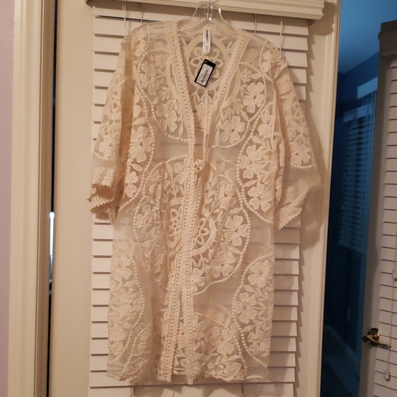 bebe Other - BEBE KIMOMO Lace